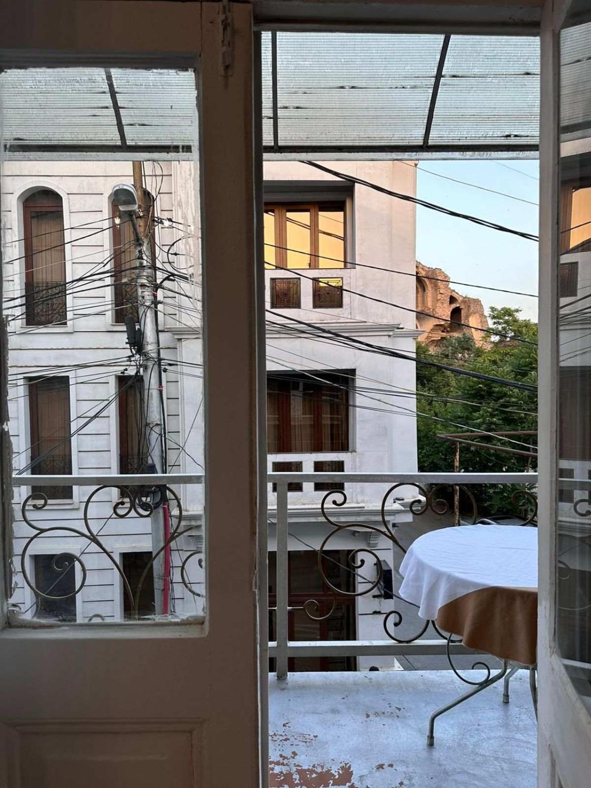 Wine O'Clock Hotel Tbilisi Buitenkant foto