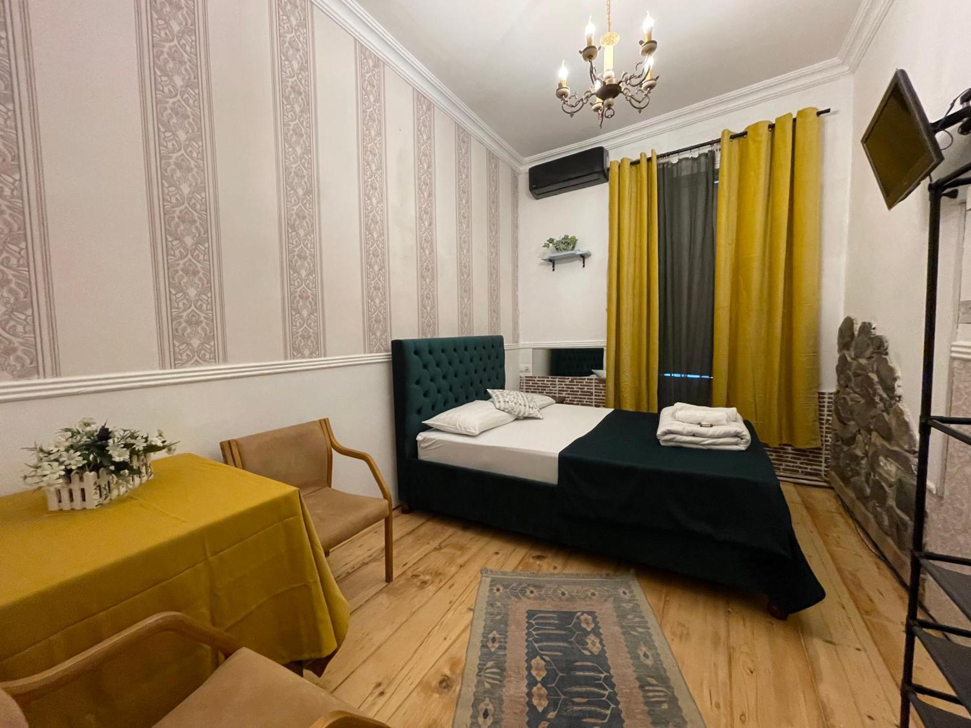 Wine O'Clock Hotel Tbilisi Buitenkant foto